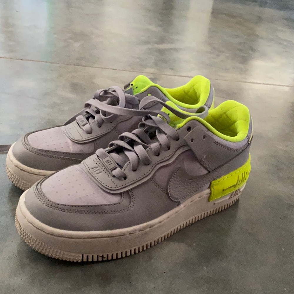 Nike Air Force 1 Shadow “Atmosphere Grey/Volt”